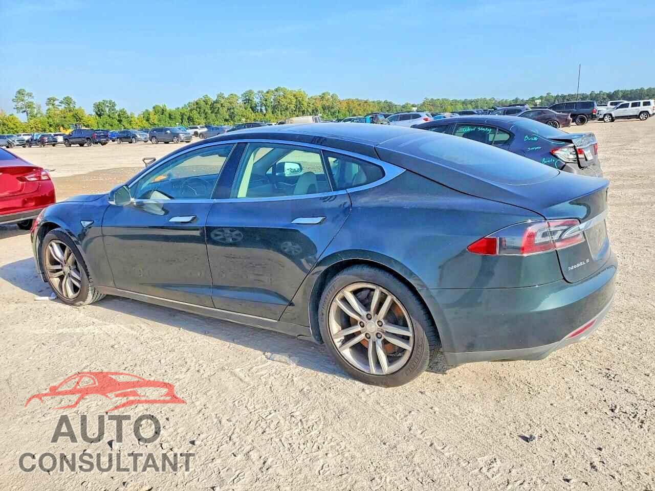TESLA MODEL S 2013 - 5YJSA1CNXDFP09108