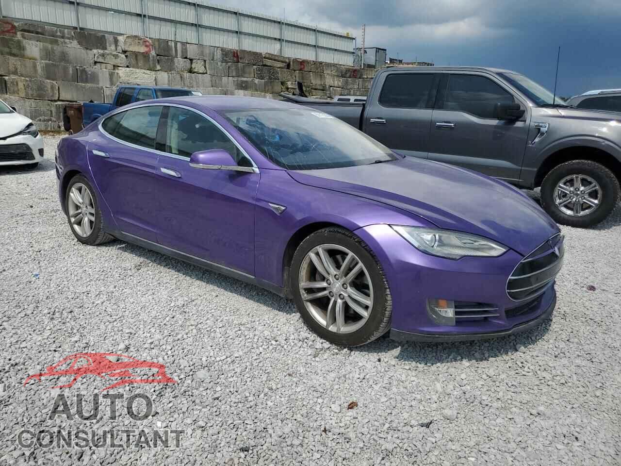TESLA MODEL S 2013 - 5YJSA1CN1DFP26444