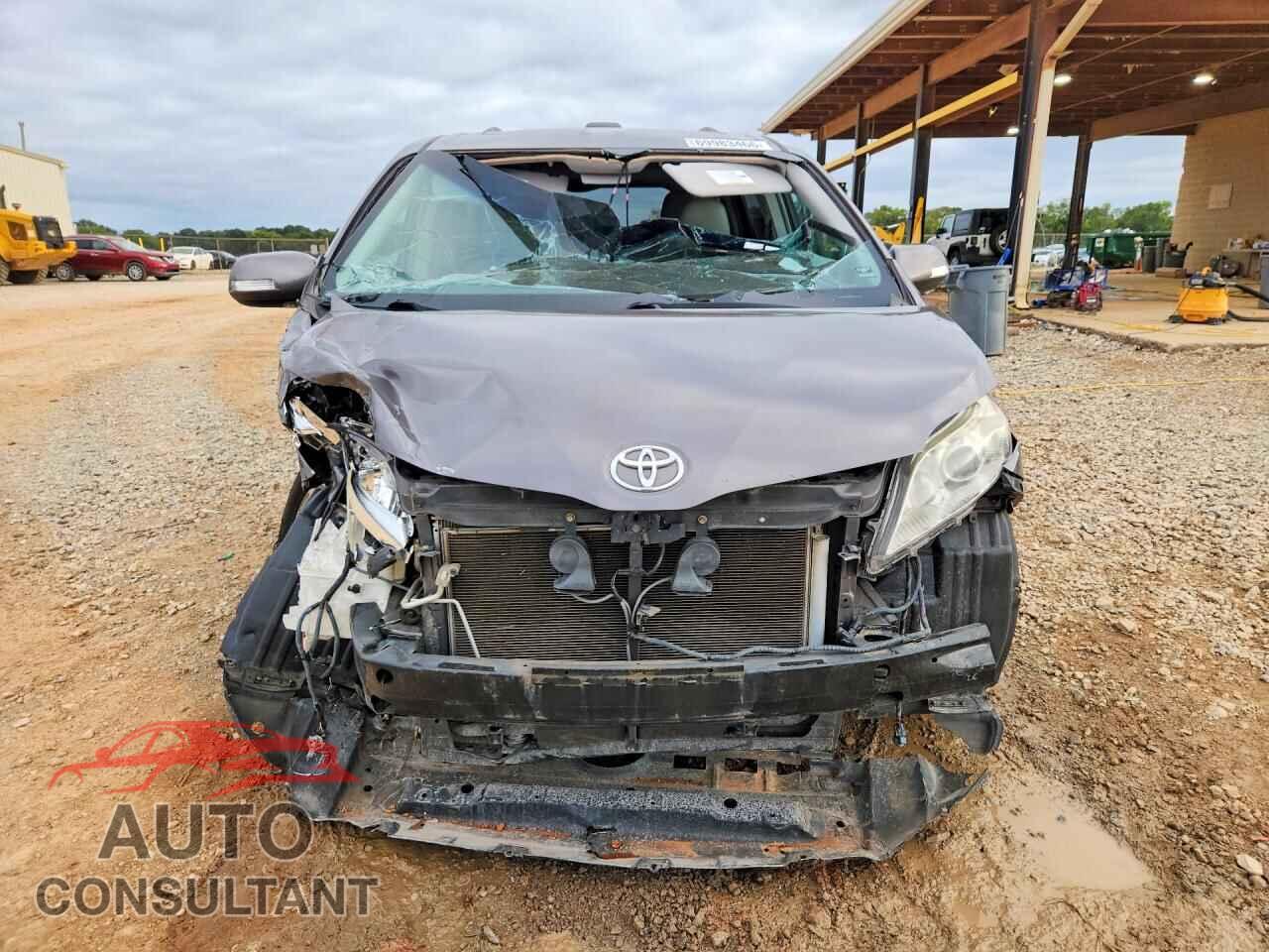 TOYOTA SIENNA 2013 - 5TDYK3DC8DS308474