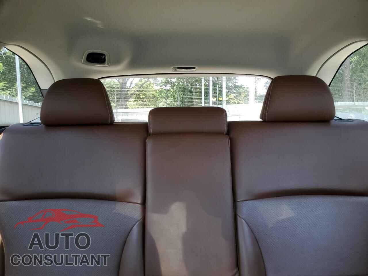 SUBARU OUTBACK 2017 - 4S4BSETC7H3349121