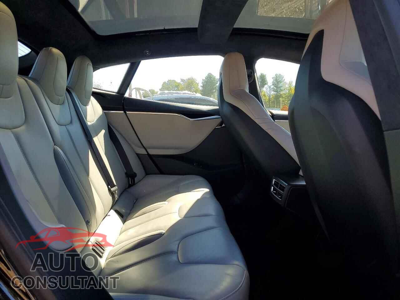 TESLA MODEL S 2015 - 5YJSA1E25FF108551