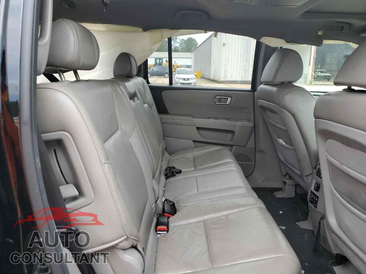HONDA PILOT 2011 - 5FNYF3H61BB006339