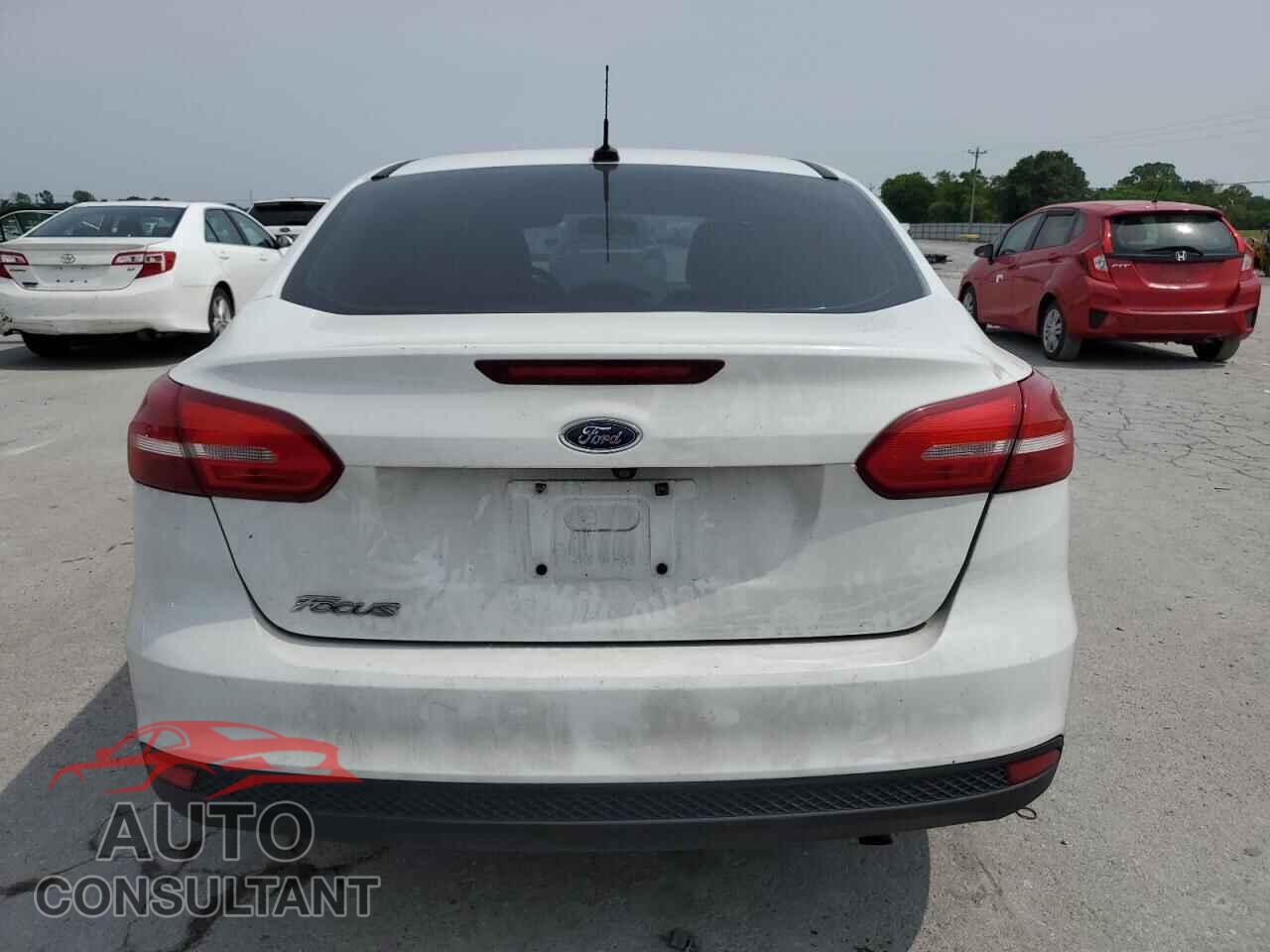FORD FOCUS 2017 - 1FADP3F21HL224966