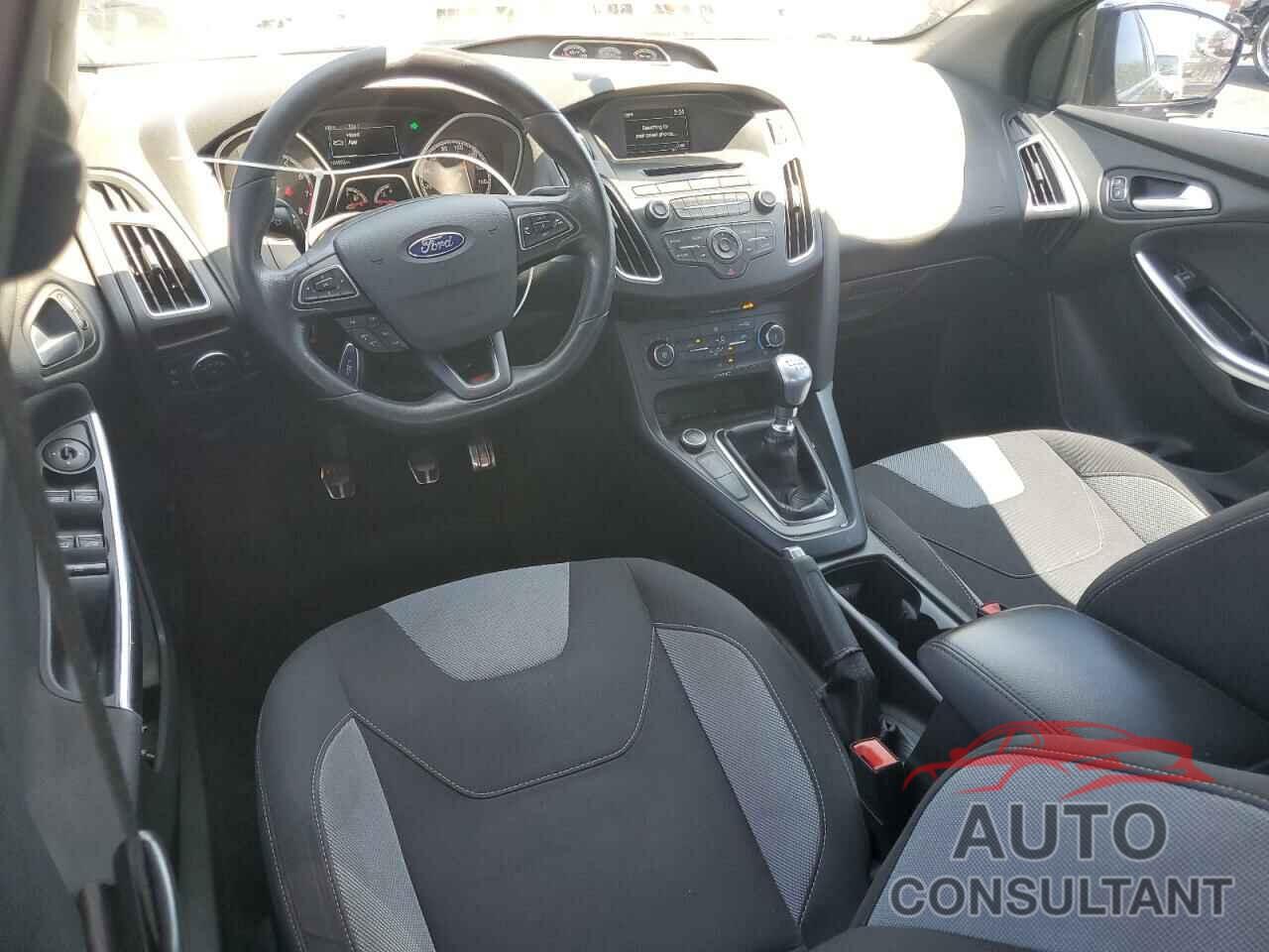FORD FOCUS 2016 - 1FADP3L94GL226601
