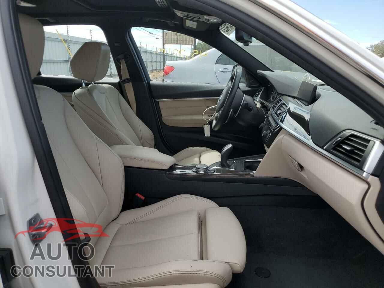 BMW 3 SERIES 2016 - WBA8E3G52GNU03379