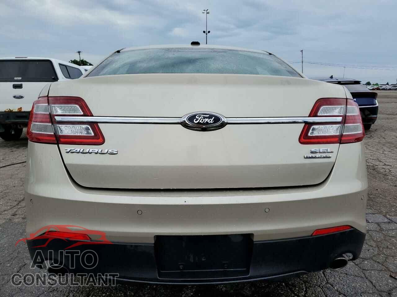 FORD TAURUS 2017 - 1FAHP2E82HG146644