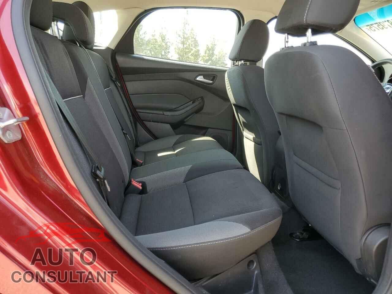 FORD FOCUS 2014 - 1FADP3K22EL247092