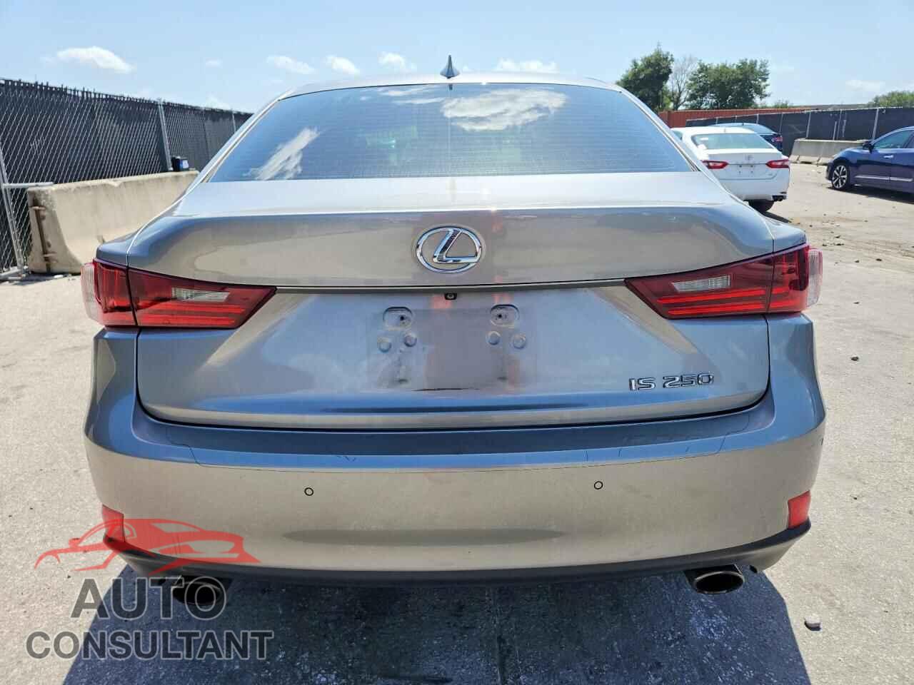 LEXUS IS 2014 - JTHBF1D21E5035602