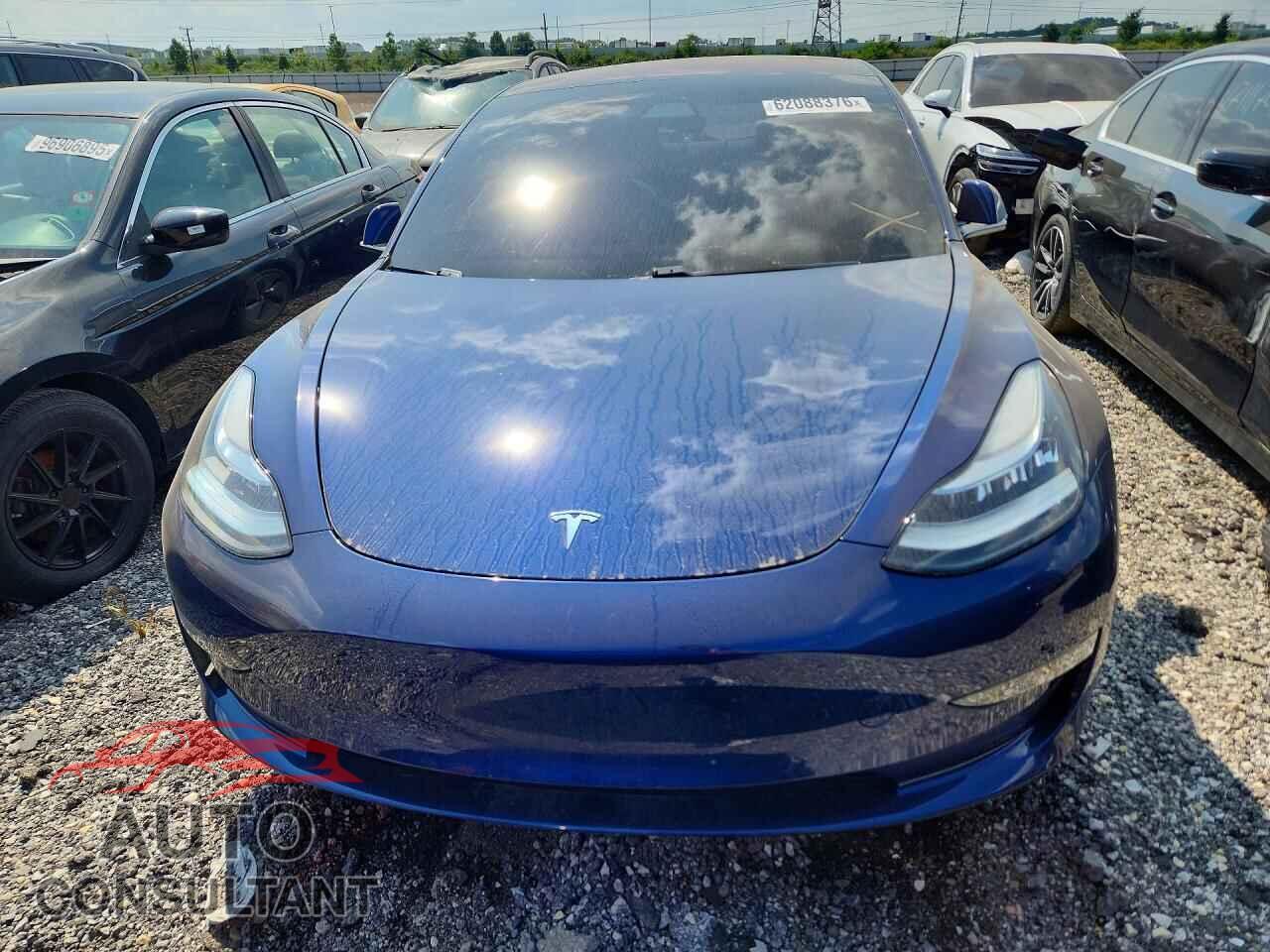 TESLA MODEL 3 2018 - 5YJ3E1EAXJF019518