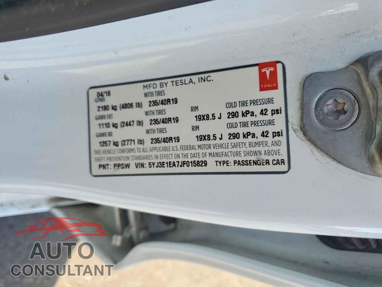 TESLA MODEL 3 2018 - 5YJ3E1EA7JF015829