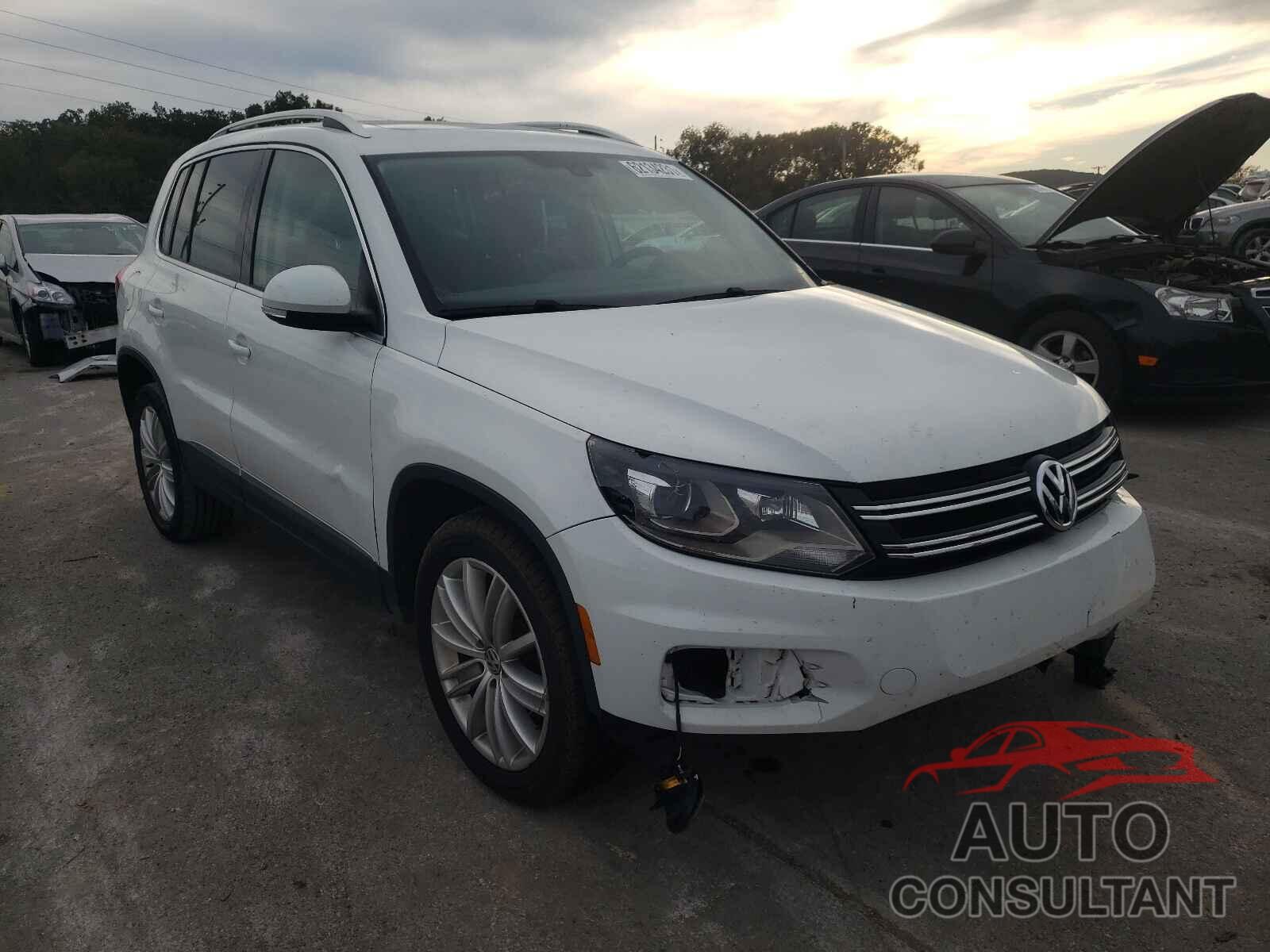 VOLKSWAGEN TIGUAN 2016 - WVGBV7AX0GW525948