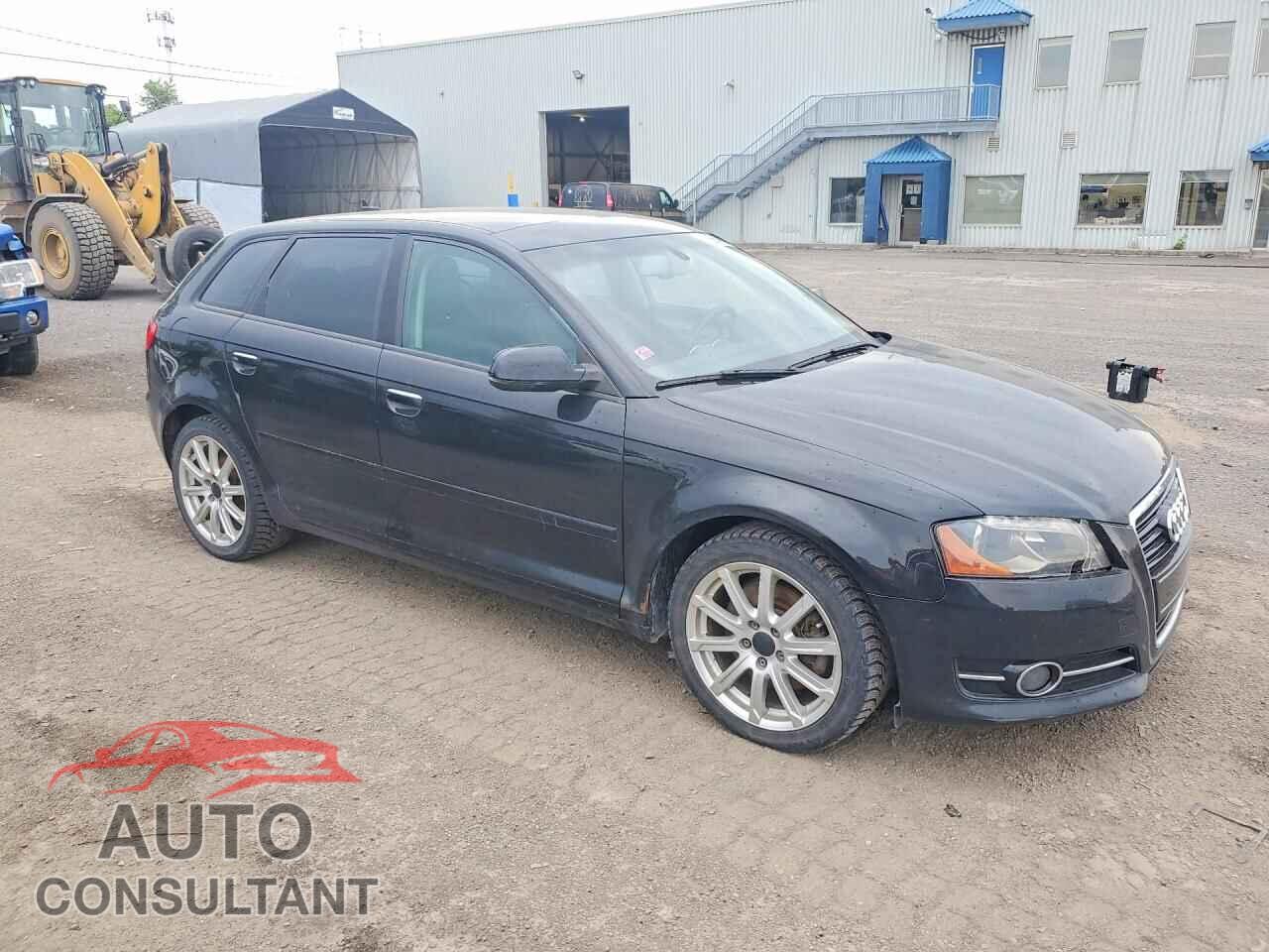 AUDI A3 2011 - WAUNFCFM8BA003240