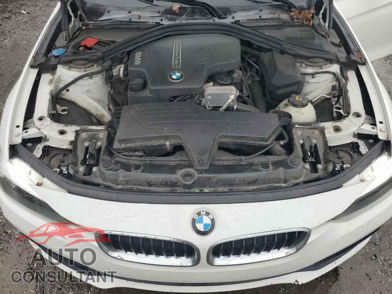 BMW 3 SERIES 2016 - WBA8E9G55GNU30210