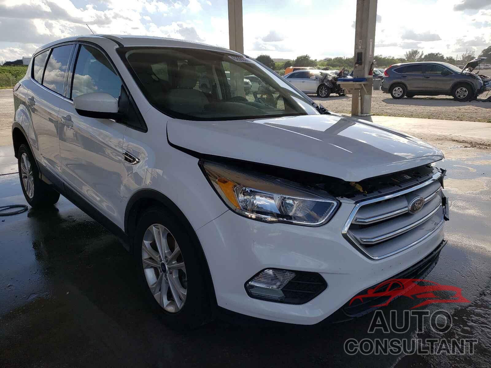 FORD ESCAPE 2019 - 1FMCU0GD3KUA59240