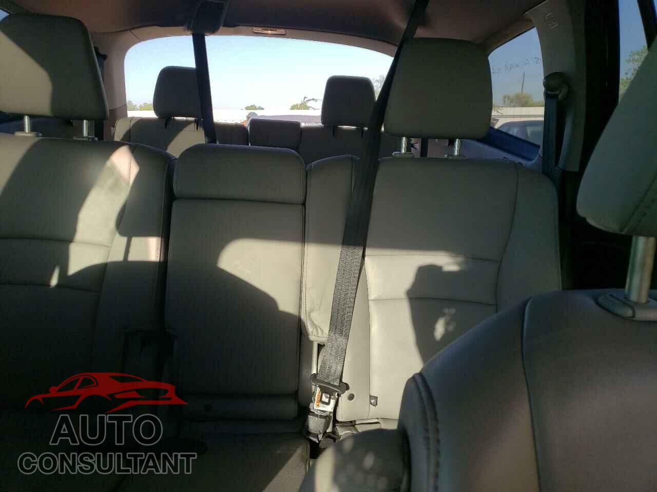 HONDA PILOT 2018 - 5FNYF6H5XJB018593