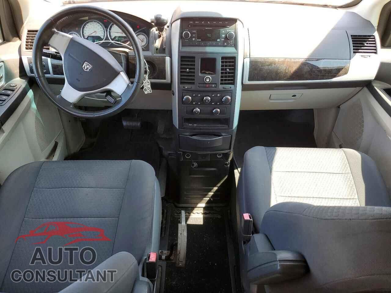 DODGE CARAVAN 2010 - 2D4RN5D15AR100775