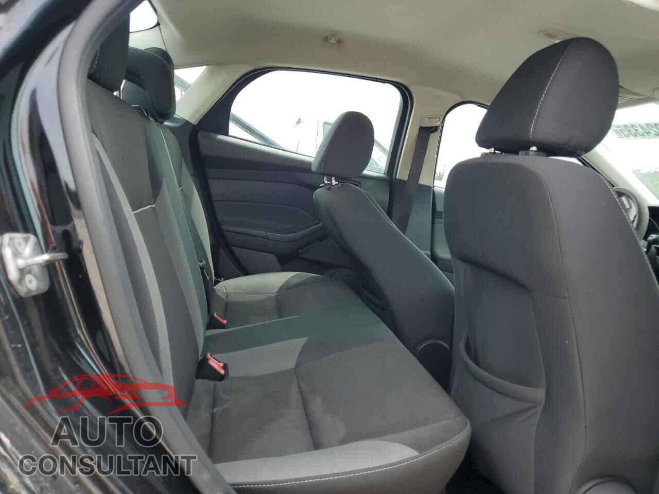FORD FOCUS 2013 - 1FADP3F24DL342178