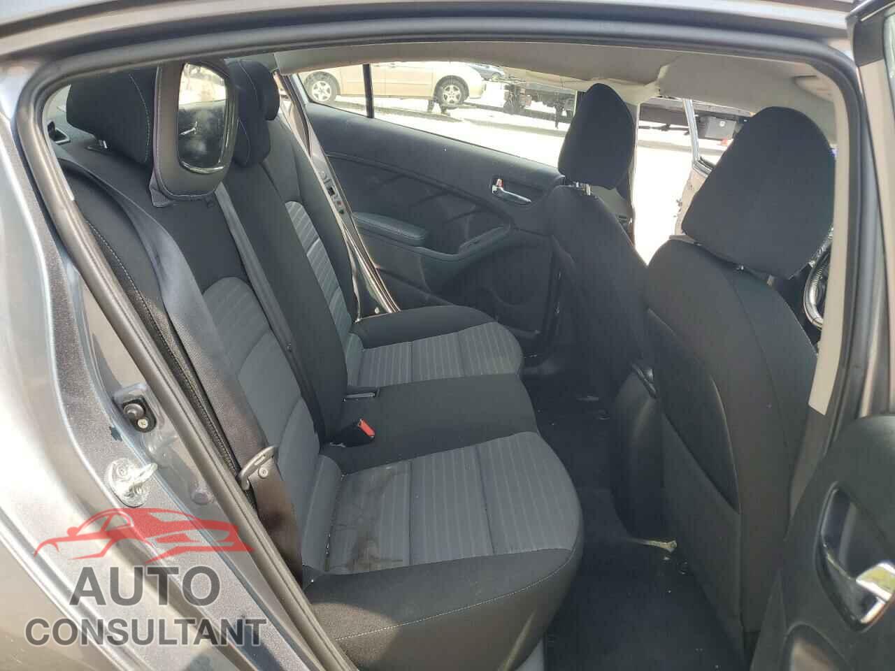 KIA FORTE 2017 - 3KPFL4A7XHE010266