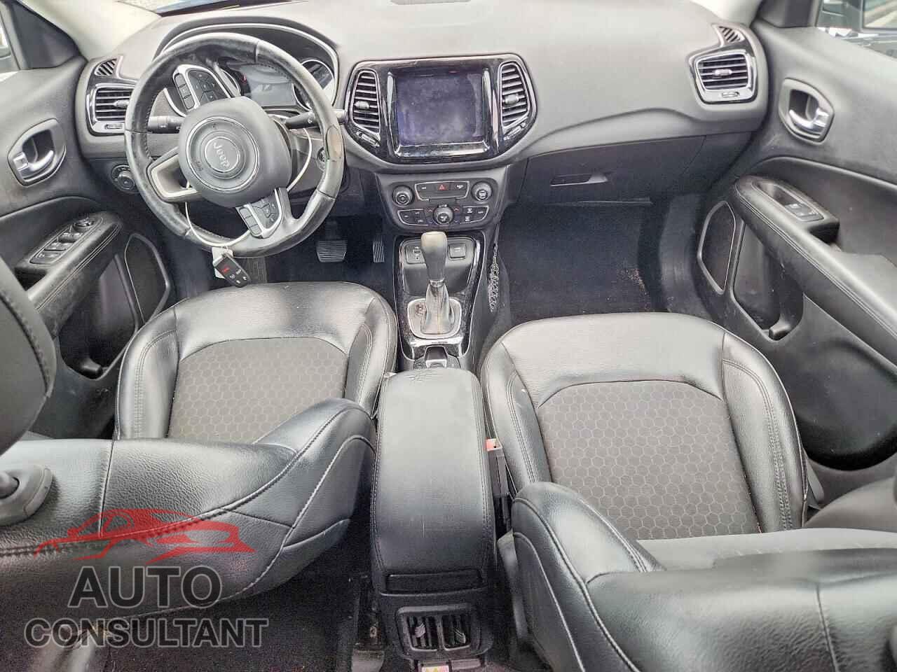 JEEP COMPASS 2018 - 3C4NJCBB3JT318315