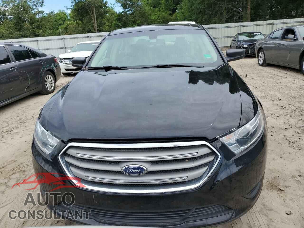 FORD TAURUS 2018 - 1FAHP2D80JG102424