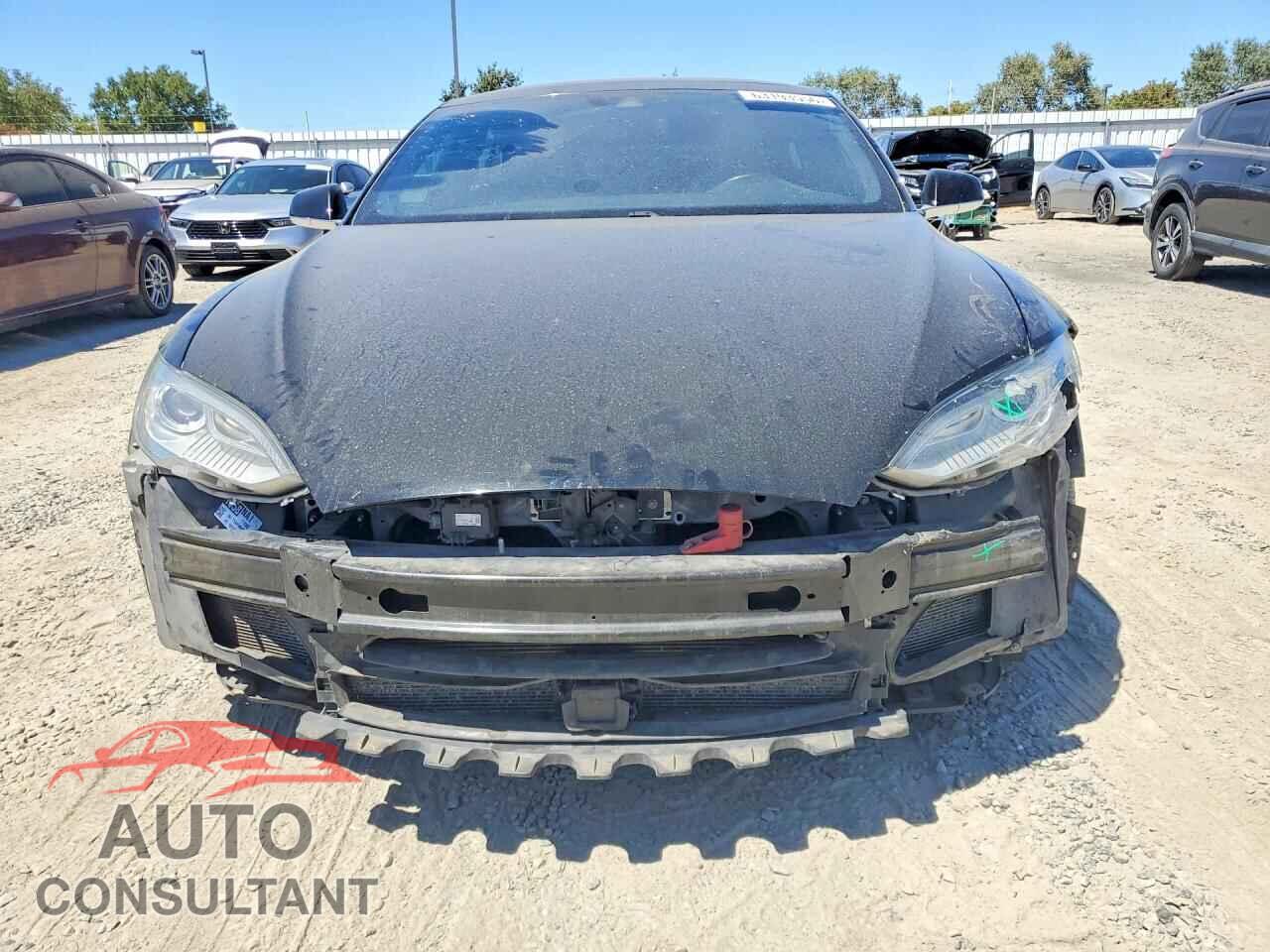 TESLA MODEL S 2015 - 5YJSA1E15FF105687