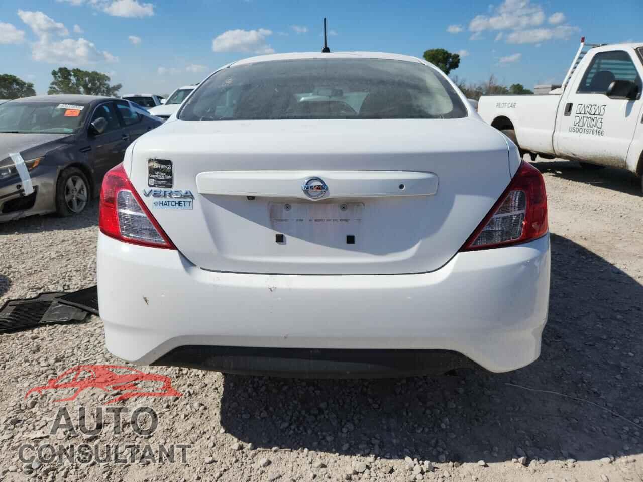 NISSAN VERSA 2019 - 3N1CN7AP3KL875049