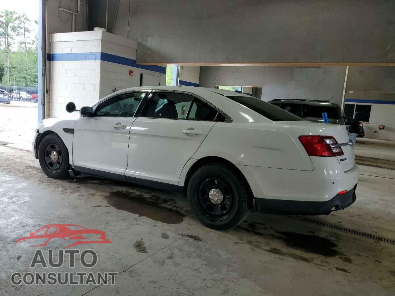FORD TAURUS 2017 - 1FAHP2L82HG143651