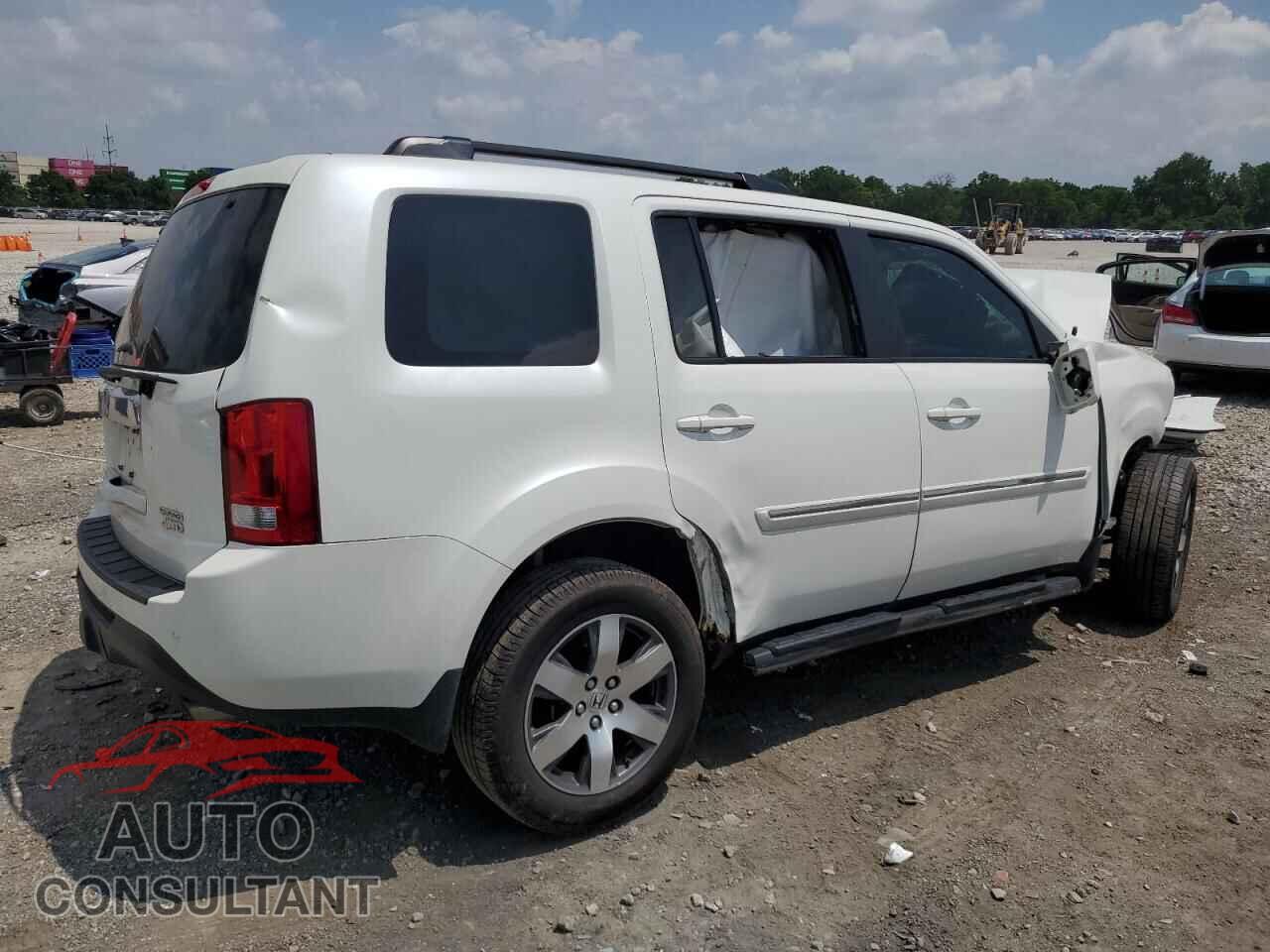 HONDA PILOT 2013 - 5FNYF4H96DB031806