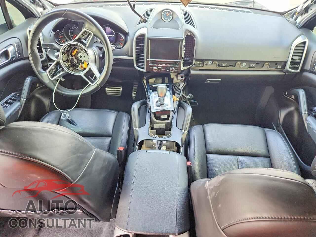 PORSCHE CAYENNE 2016 - WP1AB2A25GLA95639