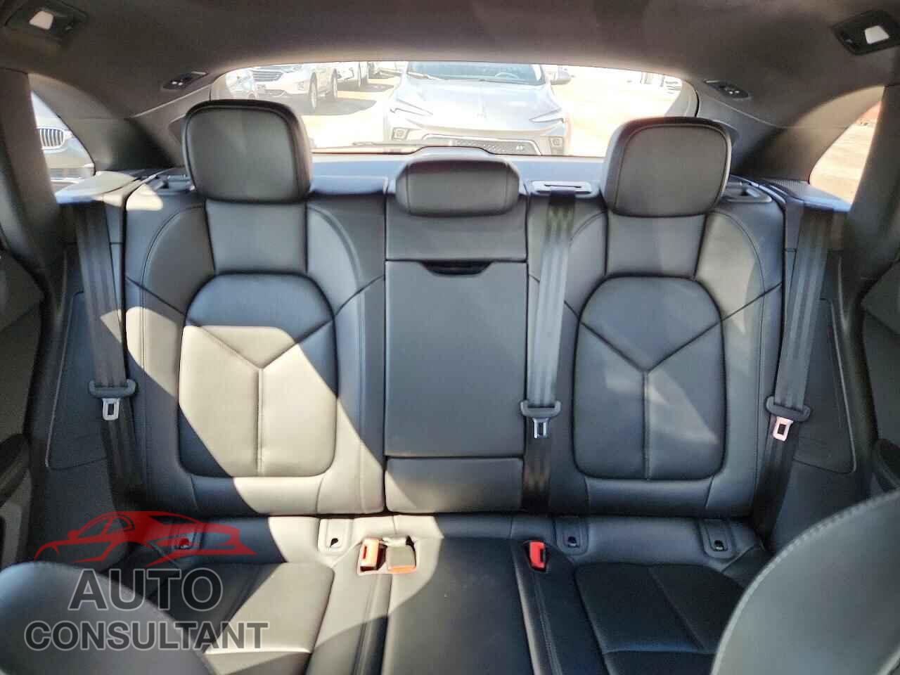PORSCHE MACAN 2018 - WP1AA2A56JLB09066