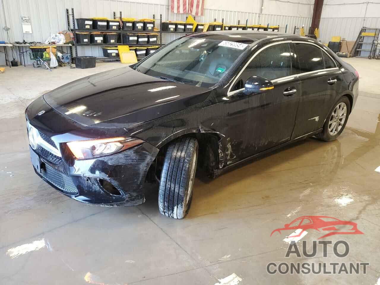 MERCEDES-BENZ A-CLASS 2019 - WDD3G4EB2KW000954