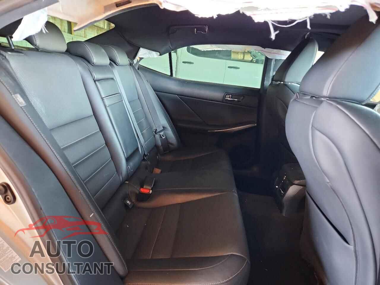 LEXUS IS 2015 - JTHBF1D28F5057355