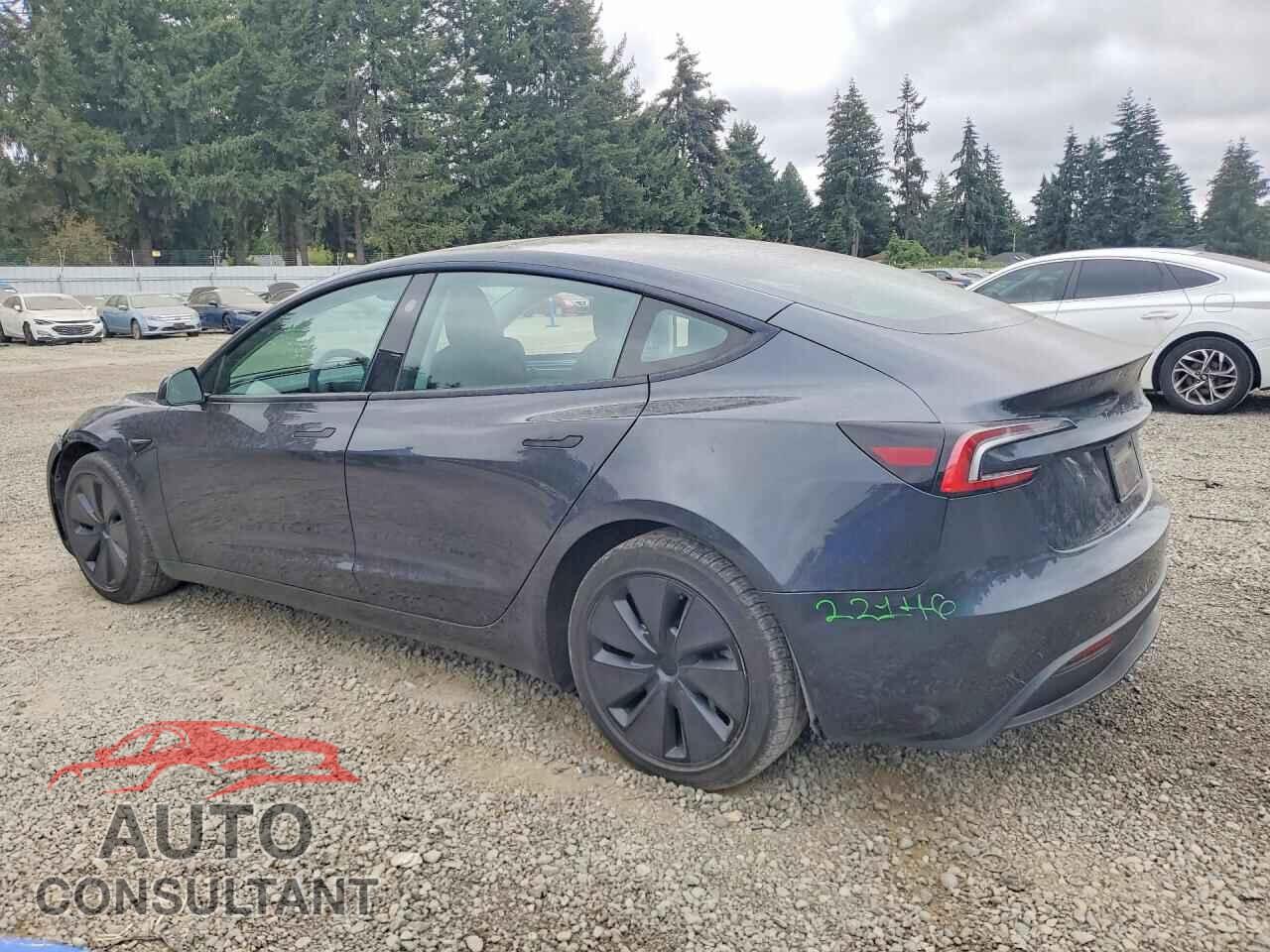 TESLA MODEL 3 2024 - 5YJ3E1EA7RF725812