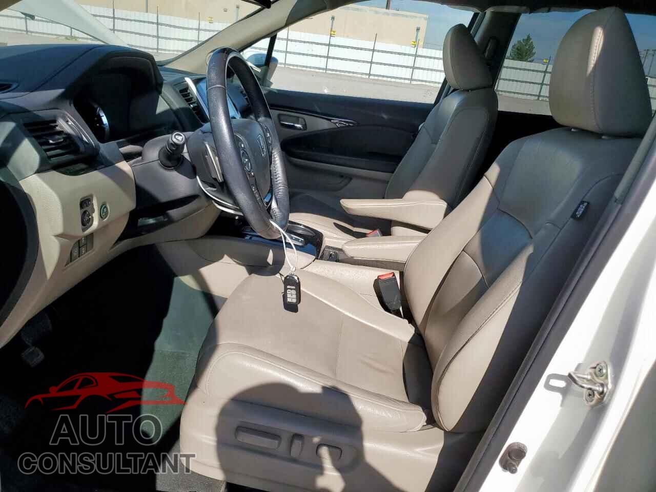 HONDA PILOT 2017 - 5FNYF6H95HB040109