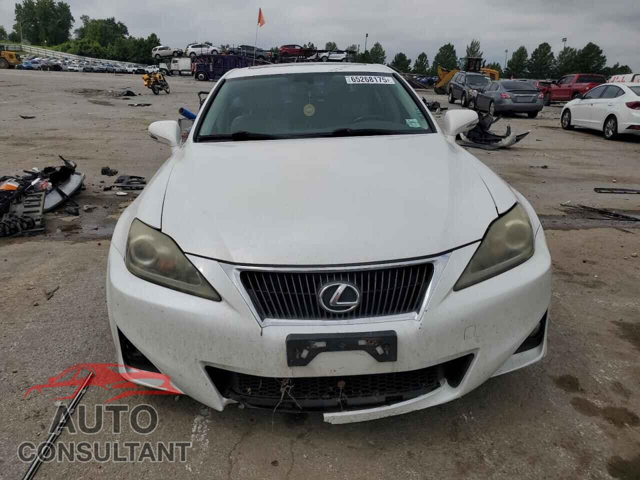 LEXUS IS 2012 - JTHCF5C27C5057047