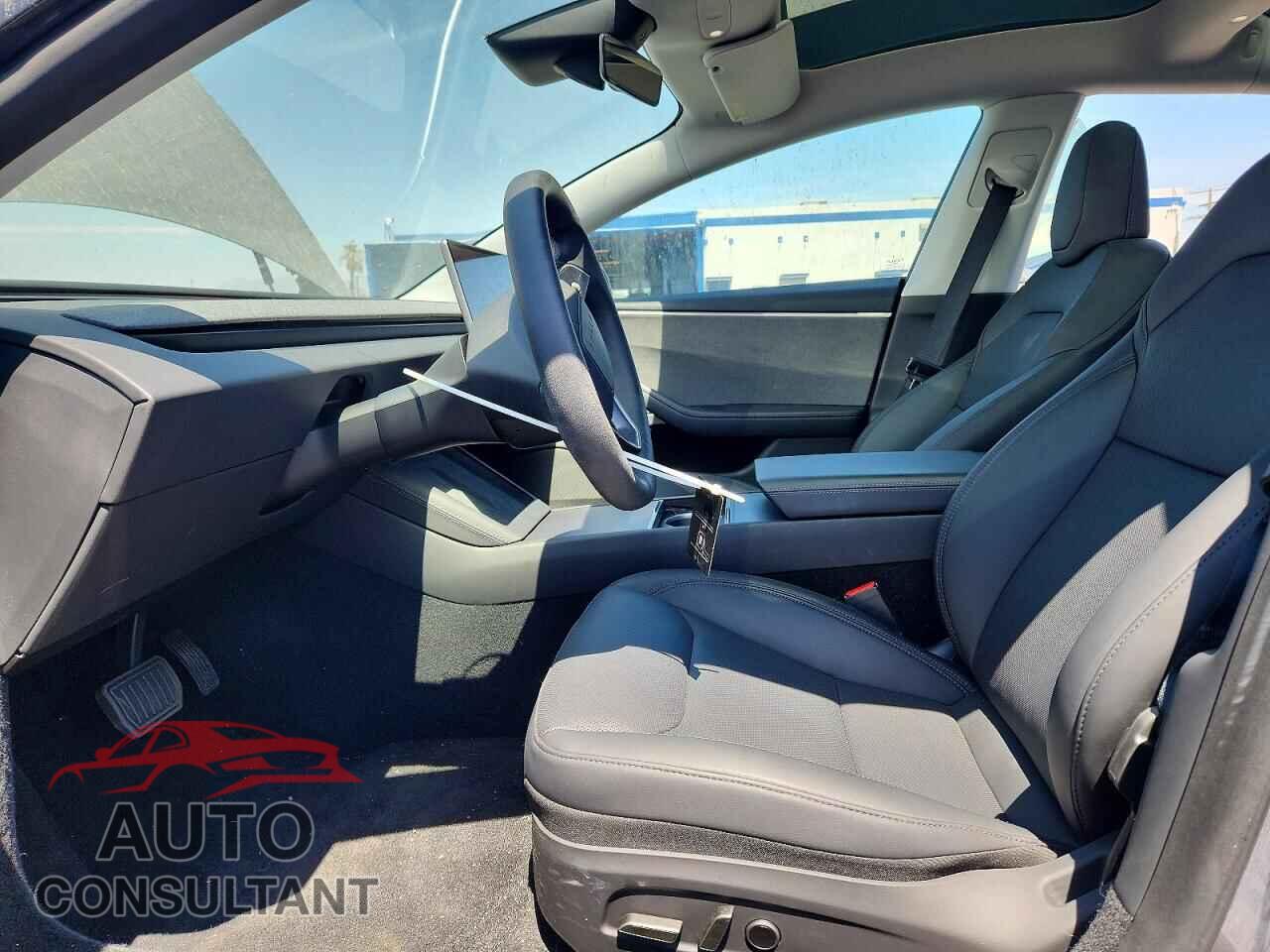 TESLA MODEL 3 2025 - 5YJ3E1EA5SF079403