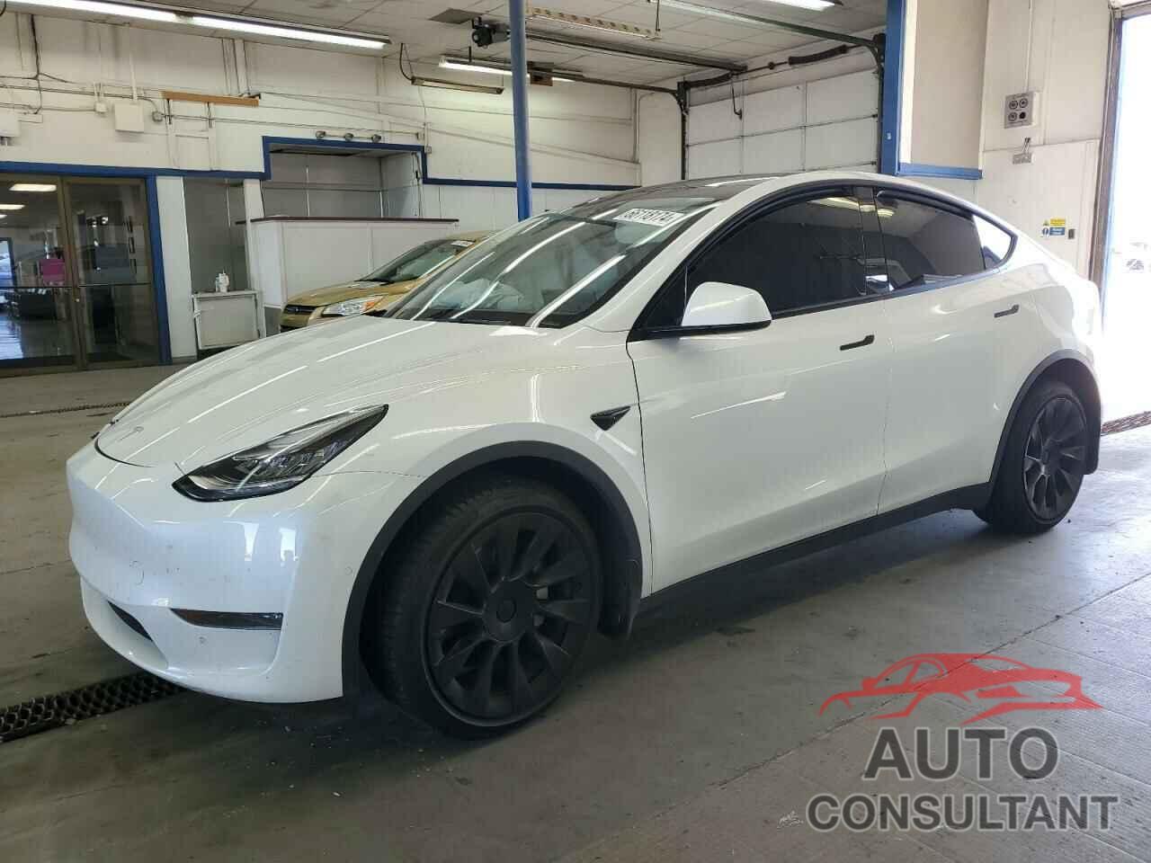 TESLA MODEL Y 2021 - 5YJYGDEE0MF102108