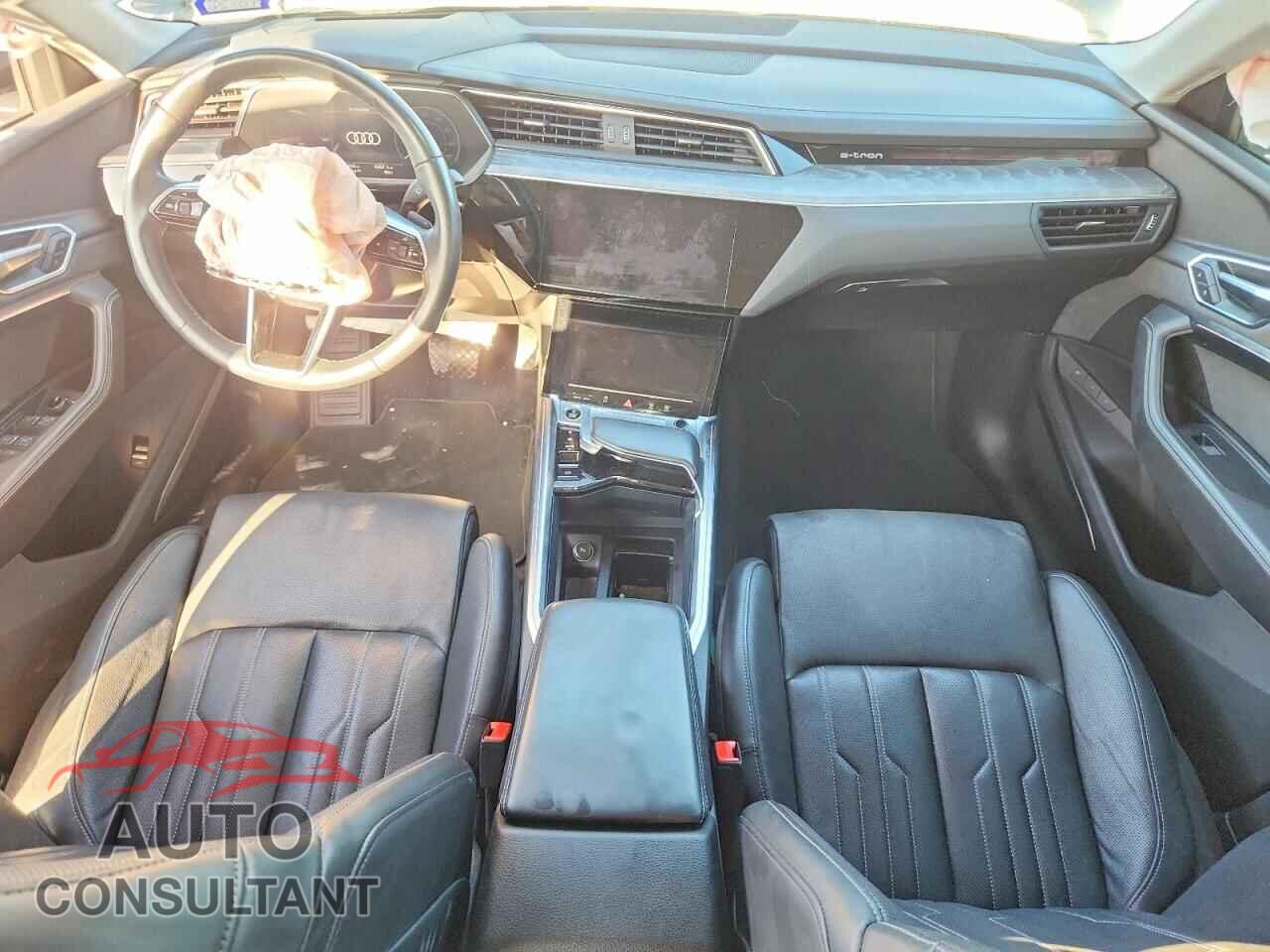 AUDI E-TRON 2022 - WA13AAGE2NB022136