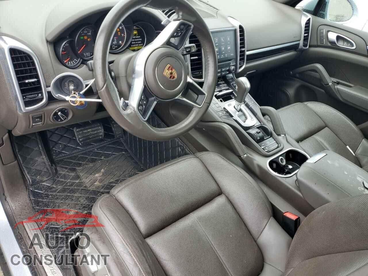 PORSCHE CAYENNE 2017 - WP1AA2A26HKA88760