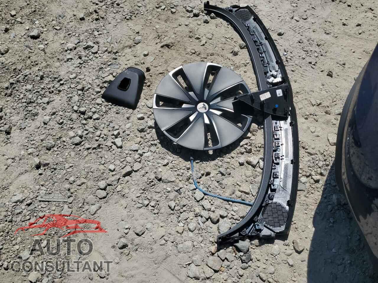 TESLA MODEL 3 2025 - 5YJ3E1EA0SF922486
