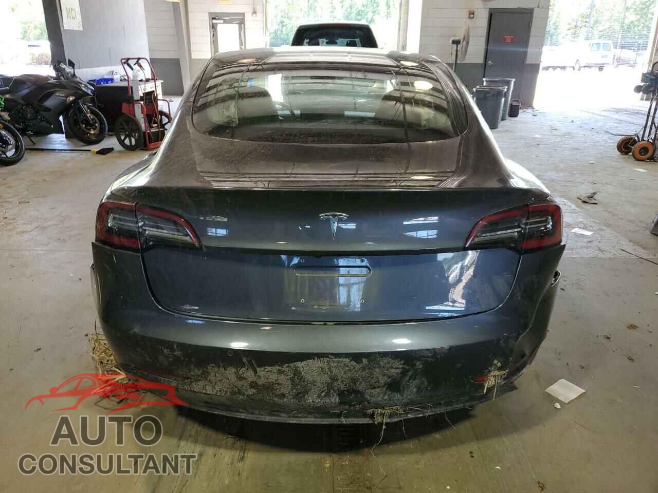 TESLA MODEL 3 2018 - 5YJ3E1EA8JF052629