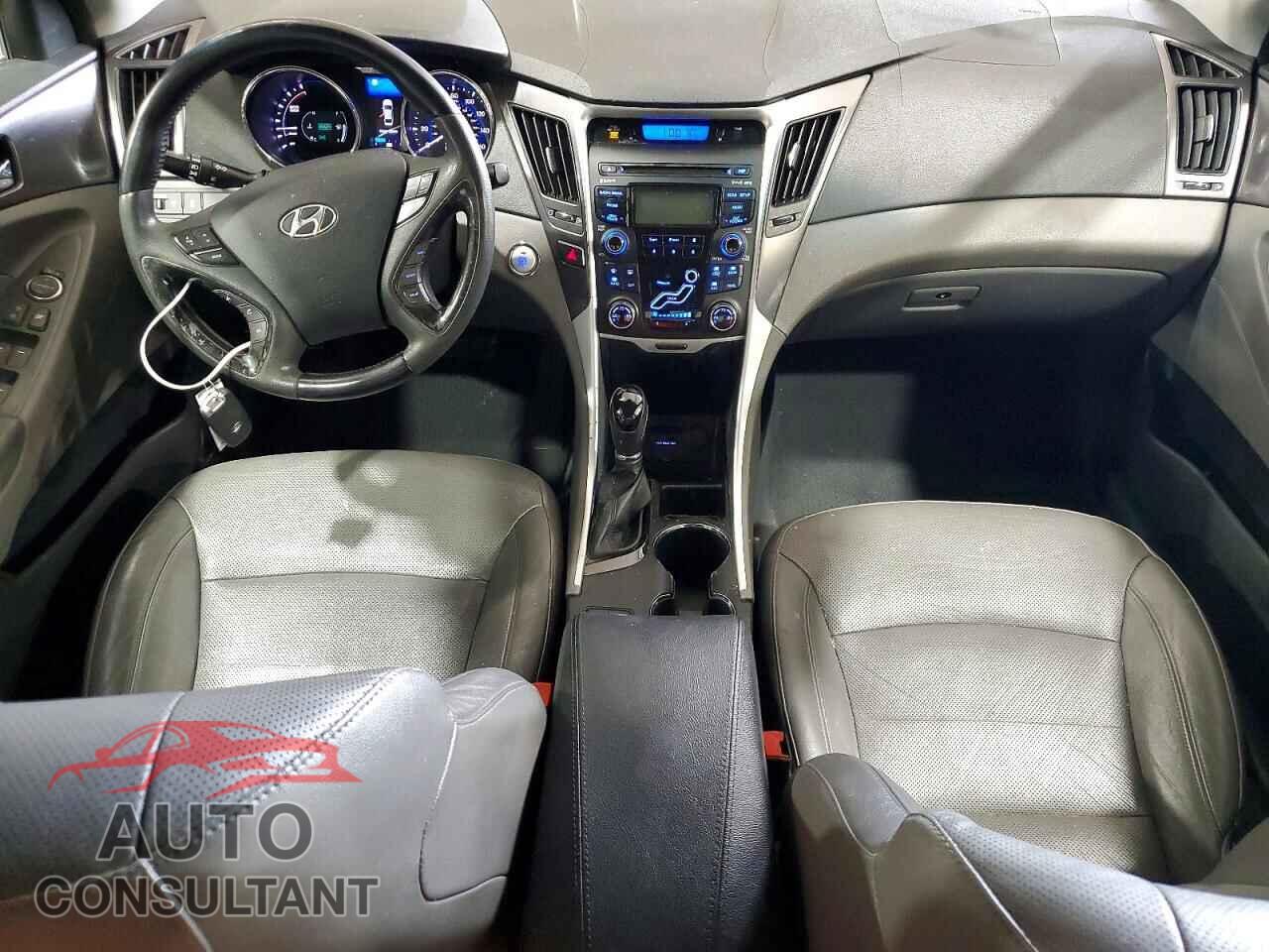 HYUNDAI SONATA 2012 - KMHEC4A45CA041188