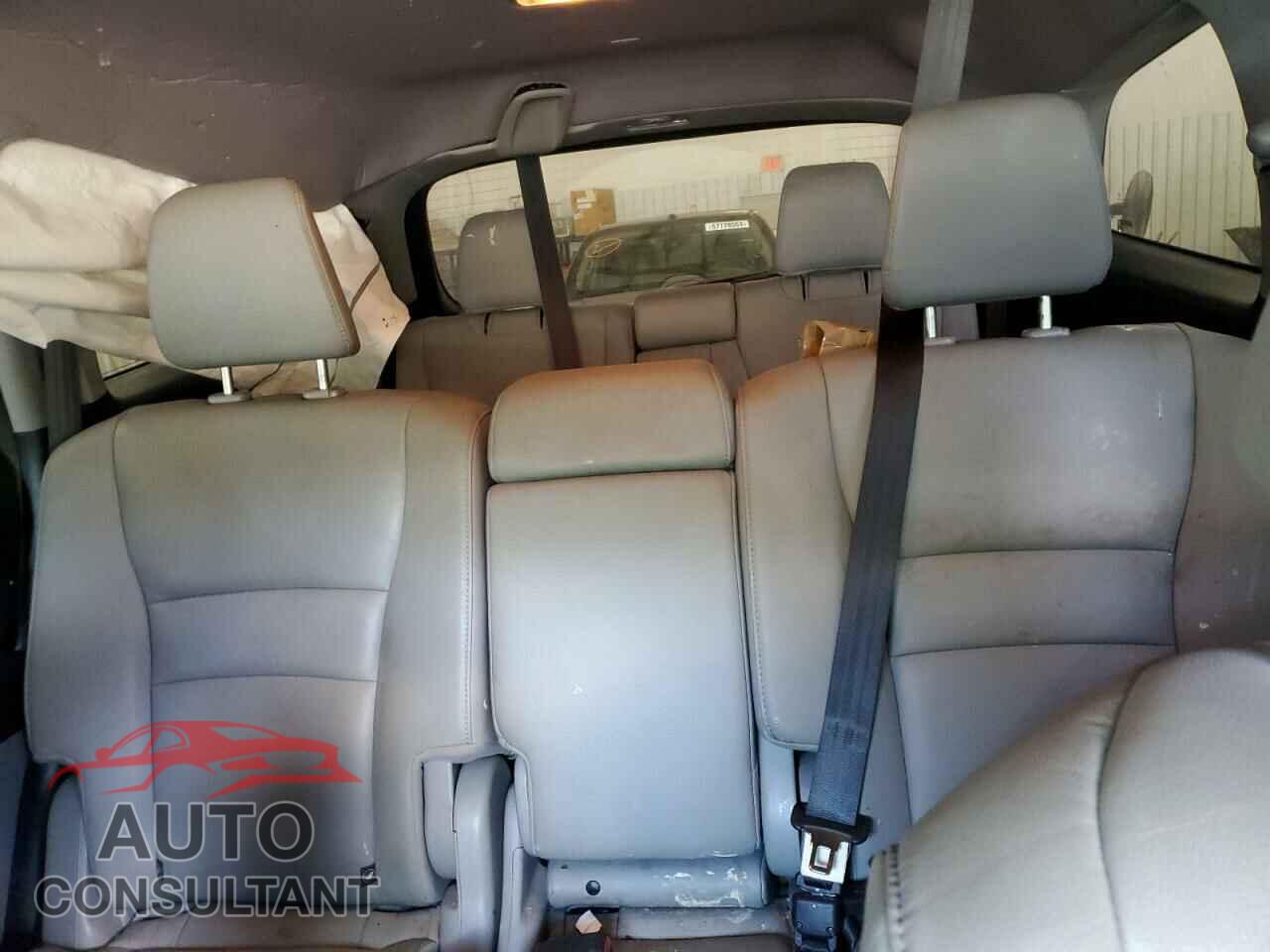 HONDA PILOT 2017 - 5FNYF6H55HB047851