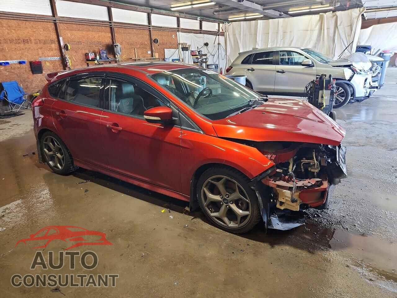 FORD FOCUS 2018 - 1FADP3L9XJL312454
