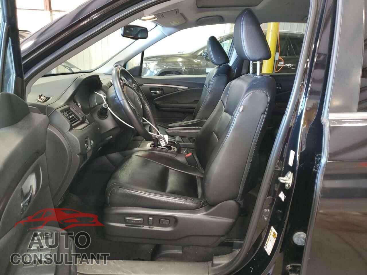 HONDA PILOT 2017 - 5FNYF6H75HB041212