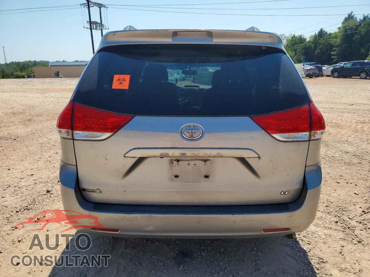 TOYOTA SIENNA 2013 - 5TDKK3DC8DS376778