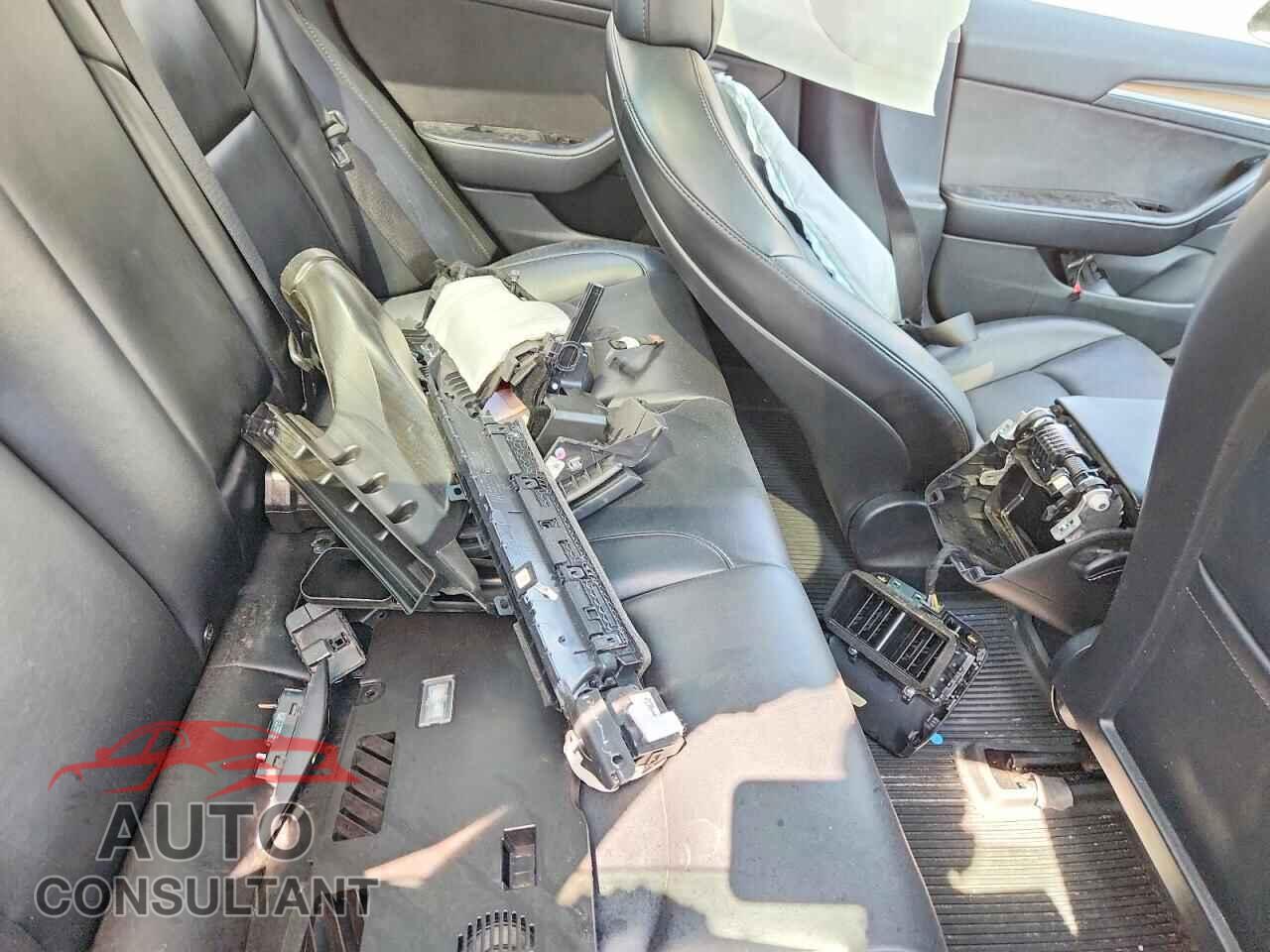 TESLA MODEL 3 2022 - 5YJ3E1EA6NF285561