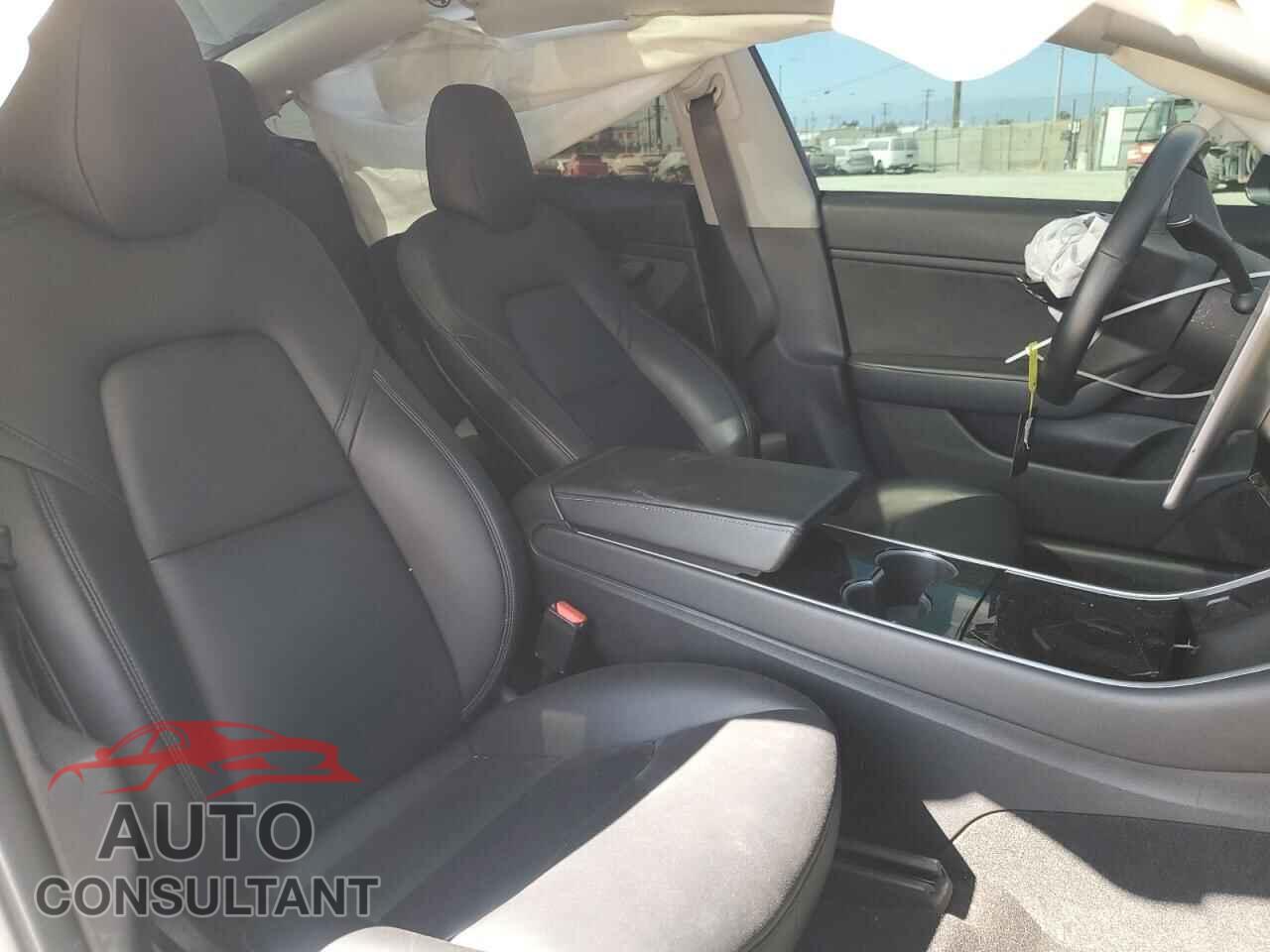 TESLA MODEL 3 2018 - 5YJ3E1EBXJF117716