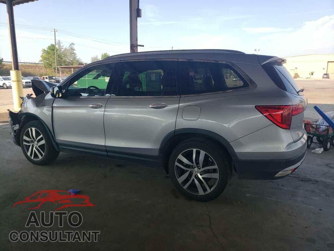 HONDA PILOT 2017 - 5FNYF5H94HB030651