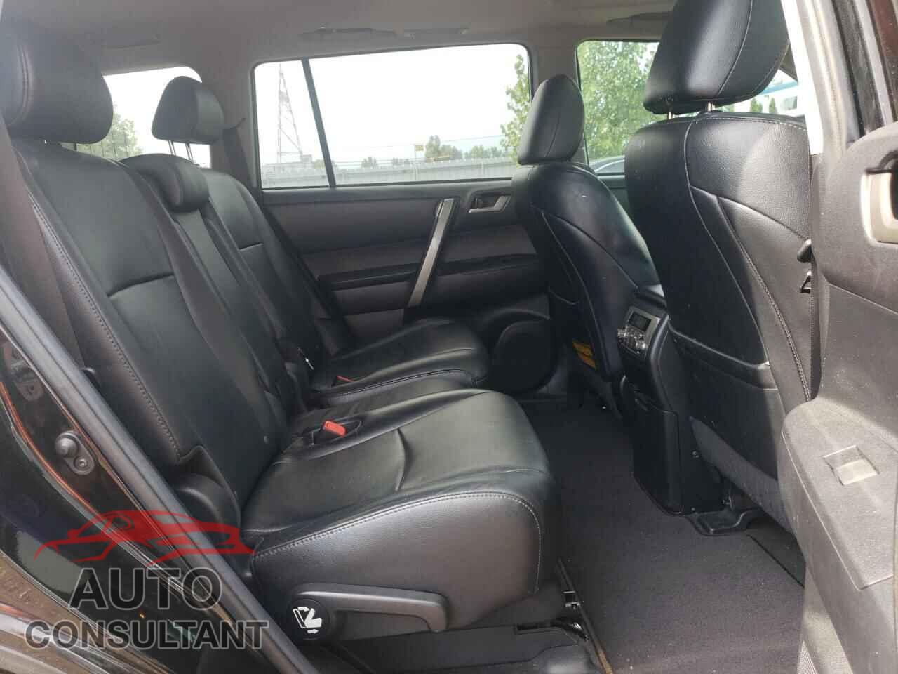 TOYOTA HIGHLANDER 2012 - 5TDBK3EH1CS139929
